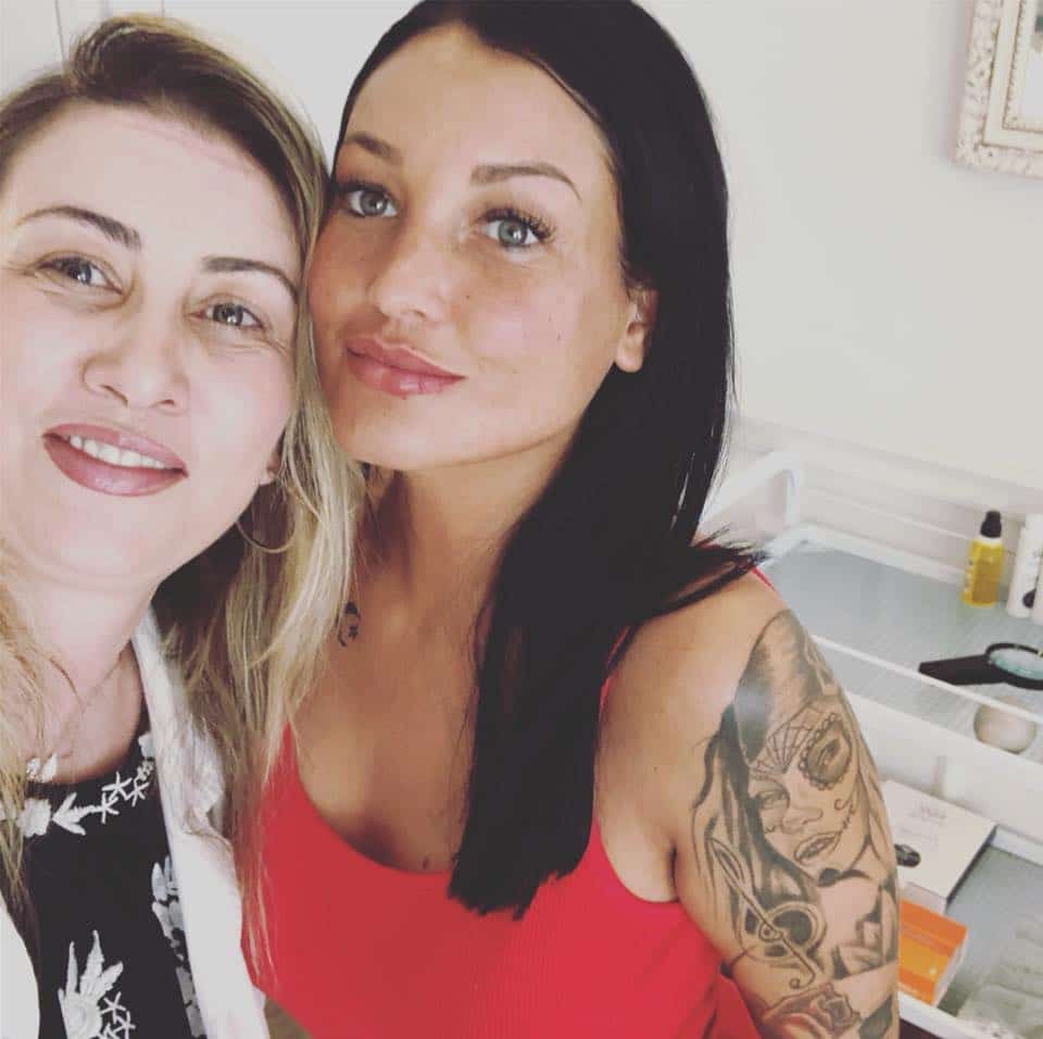 https://www.tunisie-chirurgie-esthetique.org/wp-content/uploads/2021/10/Dr-Baccar-Aurelie-Dotrement.jpg